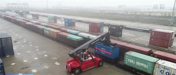 哈欧、哈俄班列已发运超10万标箱 保障重点企业货物的跨境运输